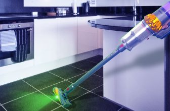 Zie het stof dat je hebt gemist met deze lasergestuurde Dyson-stofzuiger, nu $ 260 korting